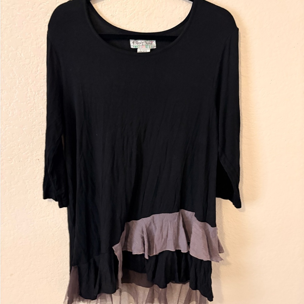 Lady Noiz Black and Gray Tunic Top